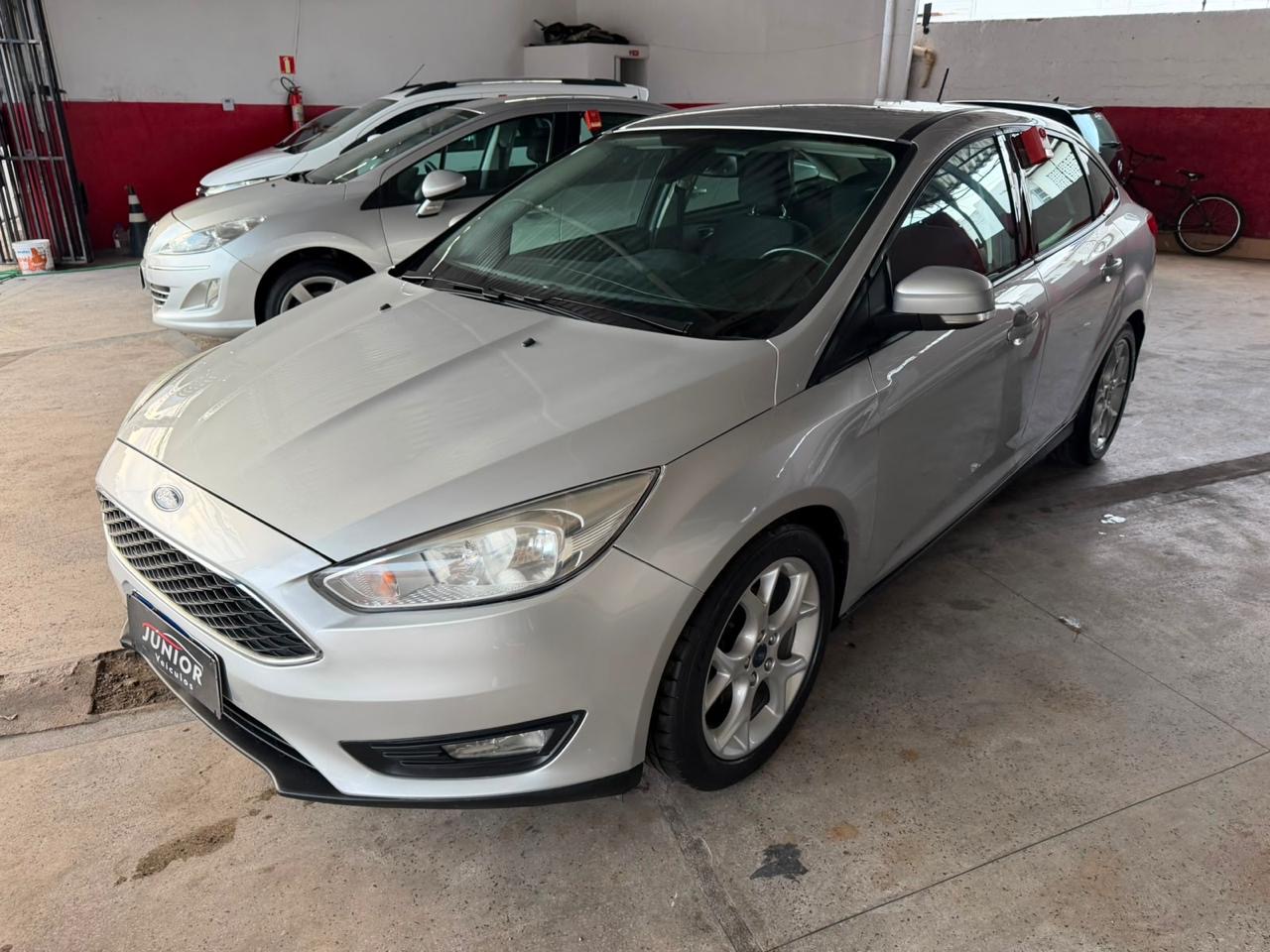 FORD FOCUS